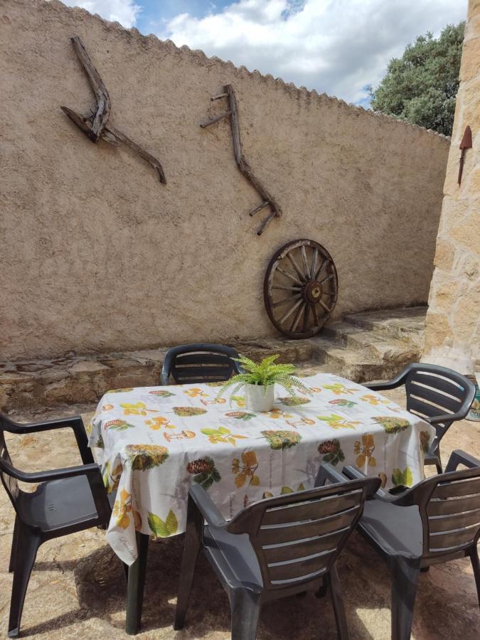 Casa Rural El Pajar Navaluenga Esterno foto