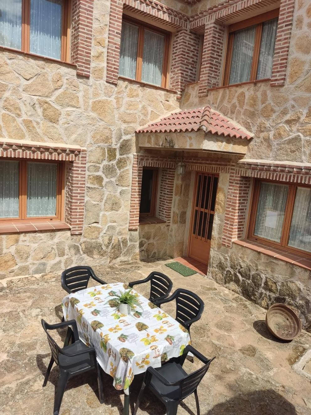 Casa Rural El Pajar Navaluenga Esterno foto